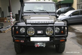 Land Rover Defender 100